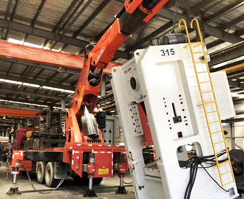 孝南附近随车吊出租，轻松解决运输难题